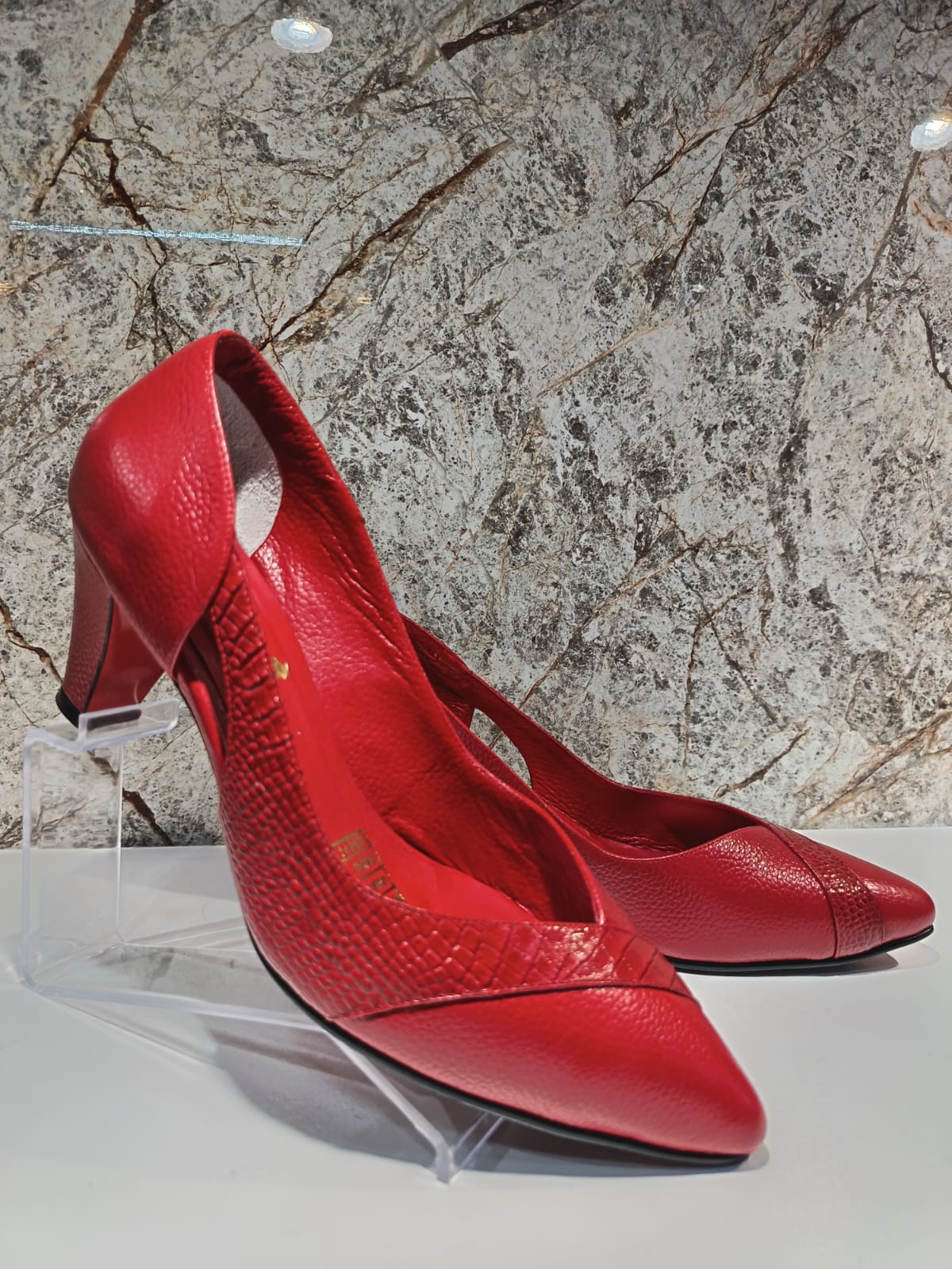 Calzado Ejecutivo Rojo Z-070